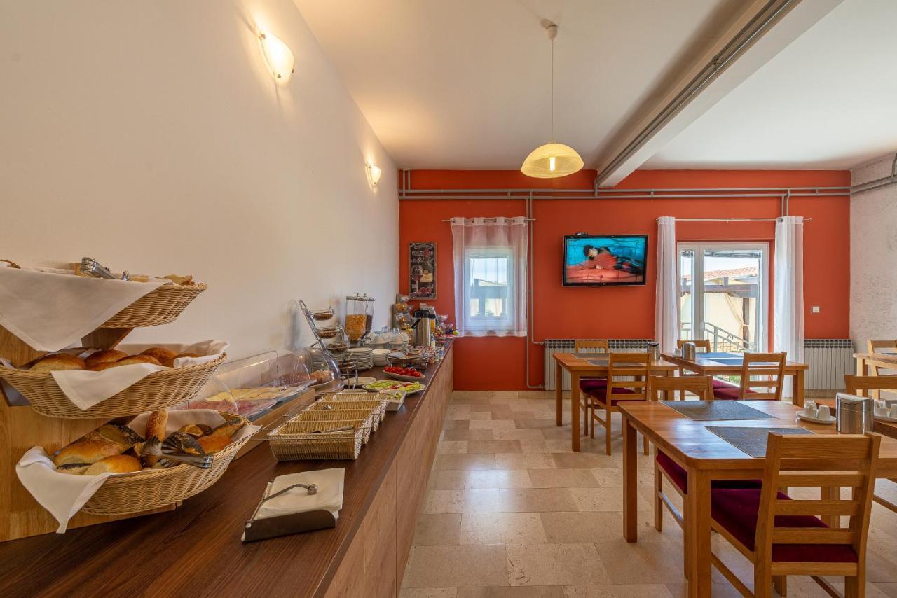 Bed & Breakfast Maki ビオグラード・ナ・モル エクステリア 写真