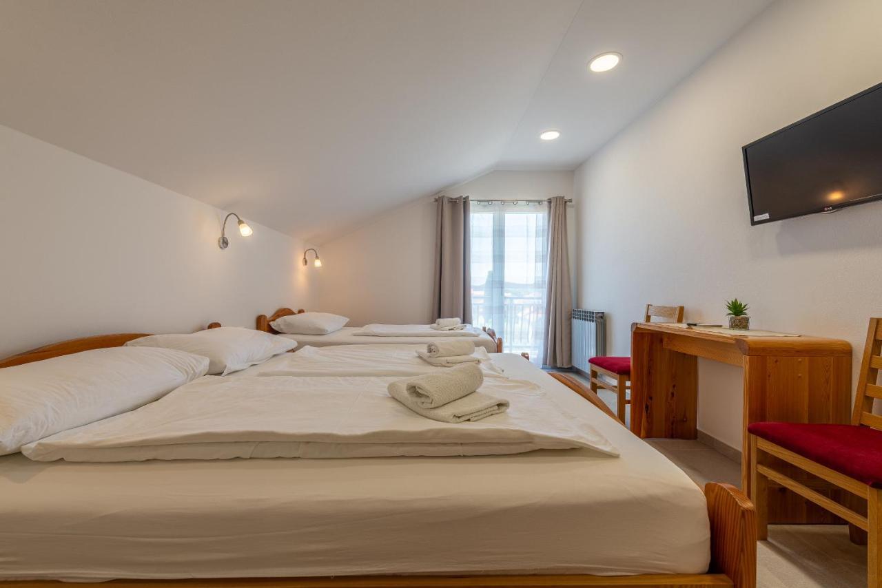 Bed & Breakfast Maki ビオグラード・ナ・モル エクステリア 写真
