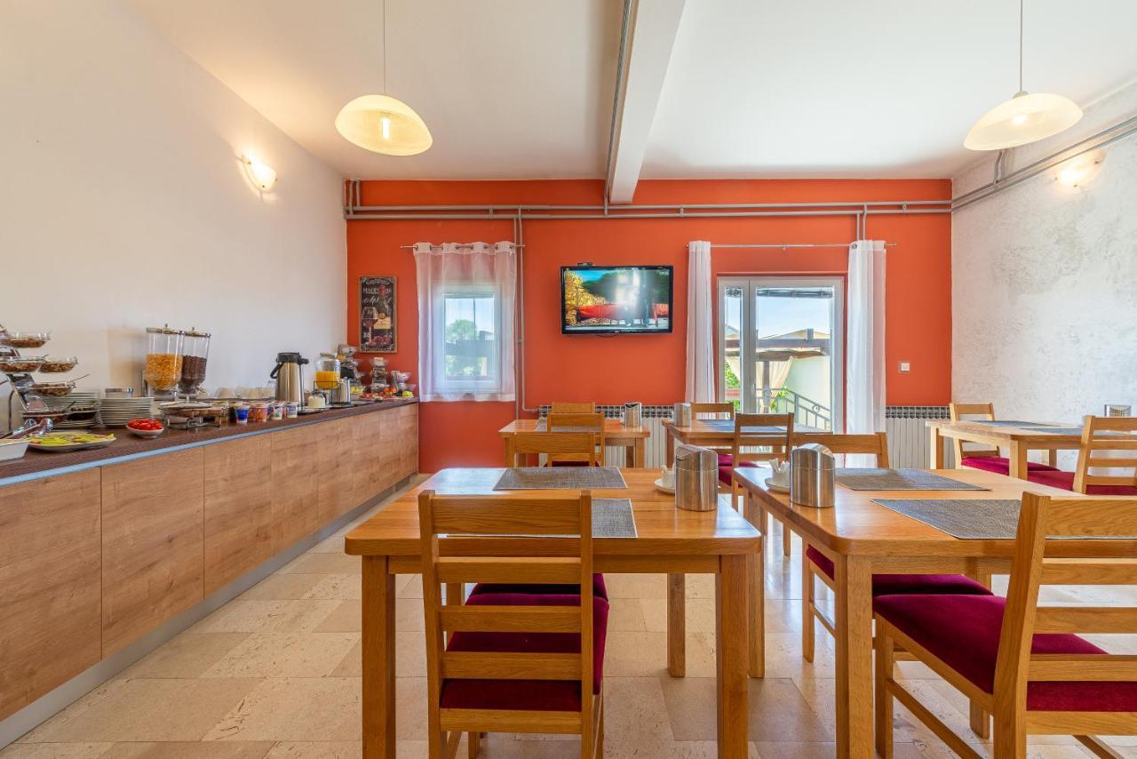 Bed & Breakfast Maki ビオグラード・ナ・モル エクステリア 写真
