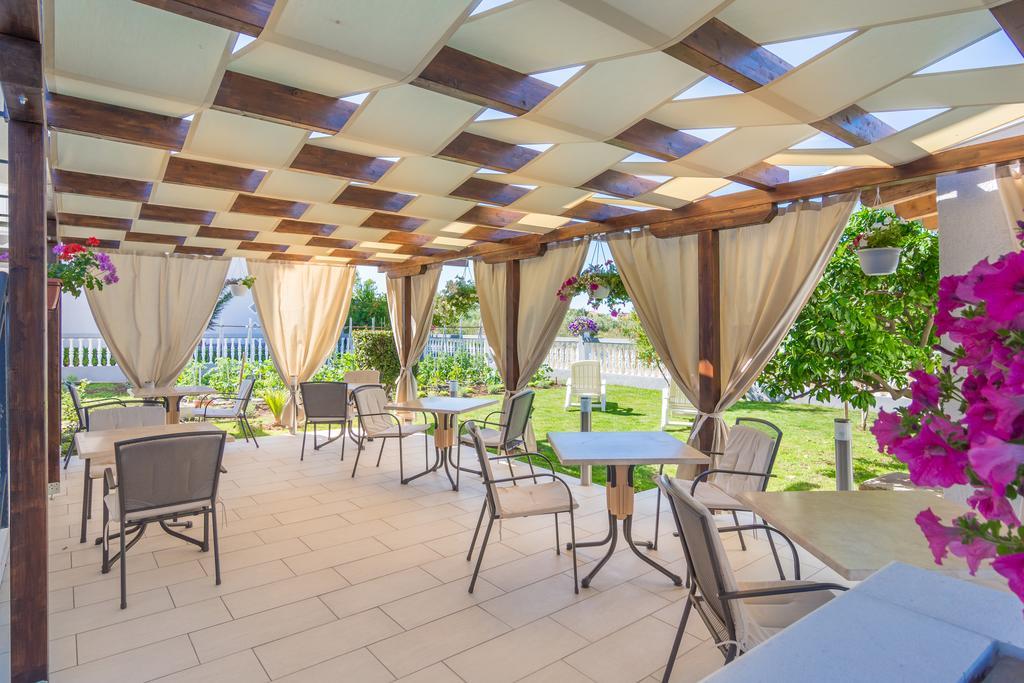 Bed & Breakfast Maki ビオグラード・ナ・モル エクステリア 写真